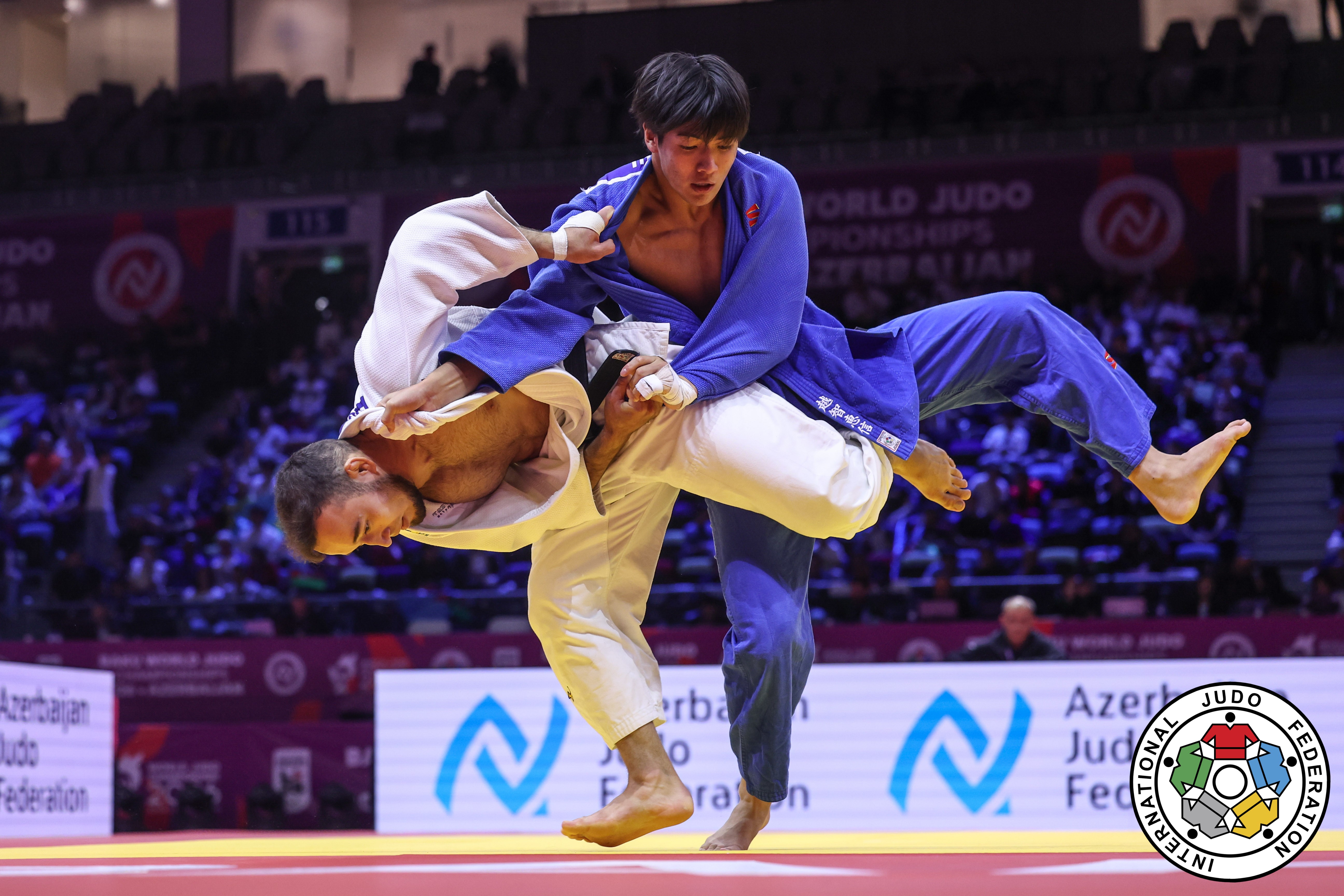 Swan and Ochi claim opening wins as WA quartet compete at Baku World Championships